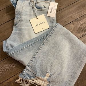 New with tags DL1961 size 27 crop jeans